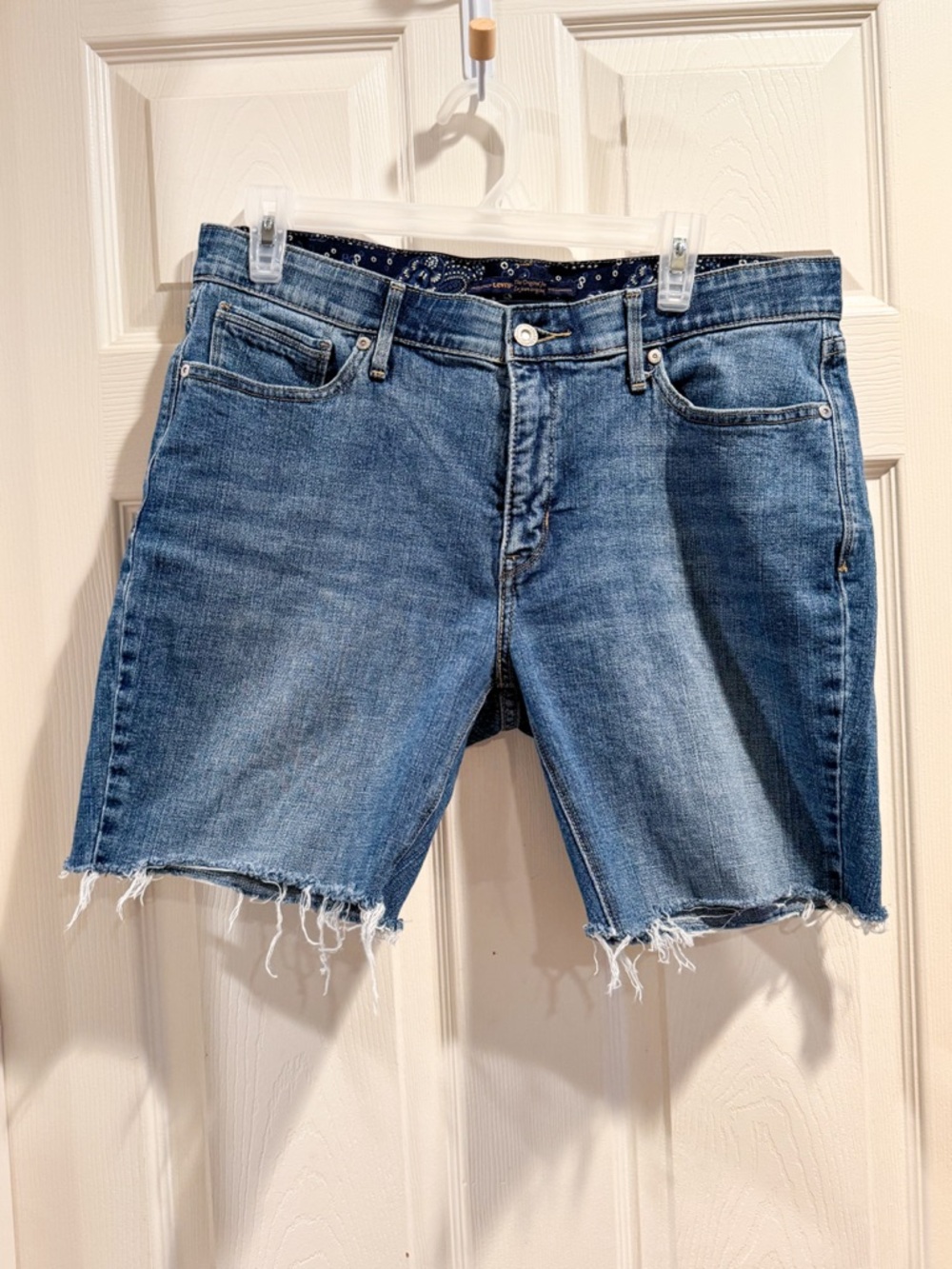 Levi's Mid-Rise Short Jeans with Paisley Waistband - Blue